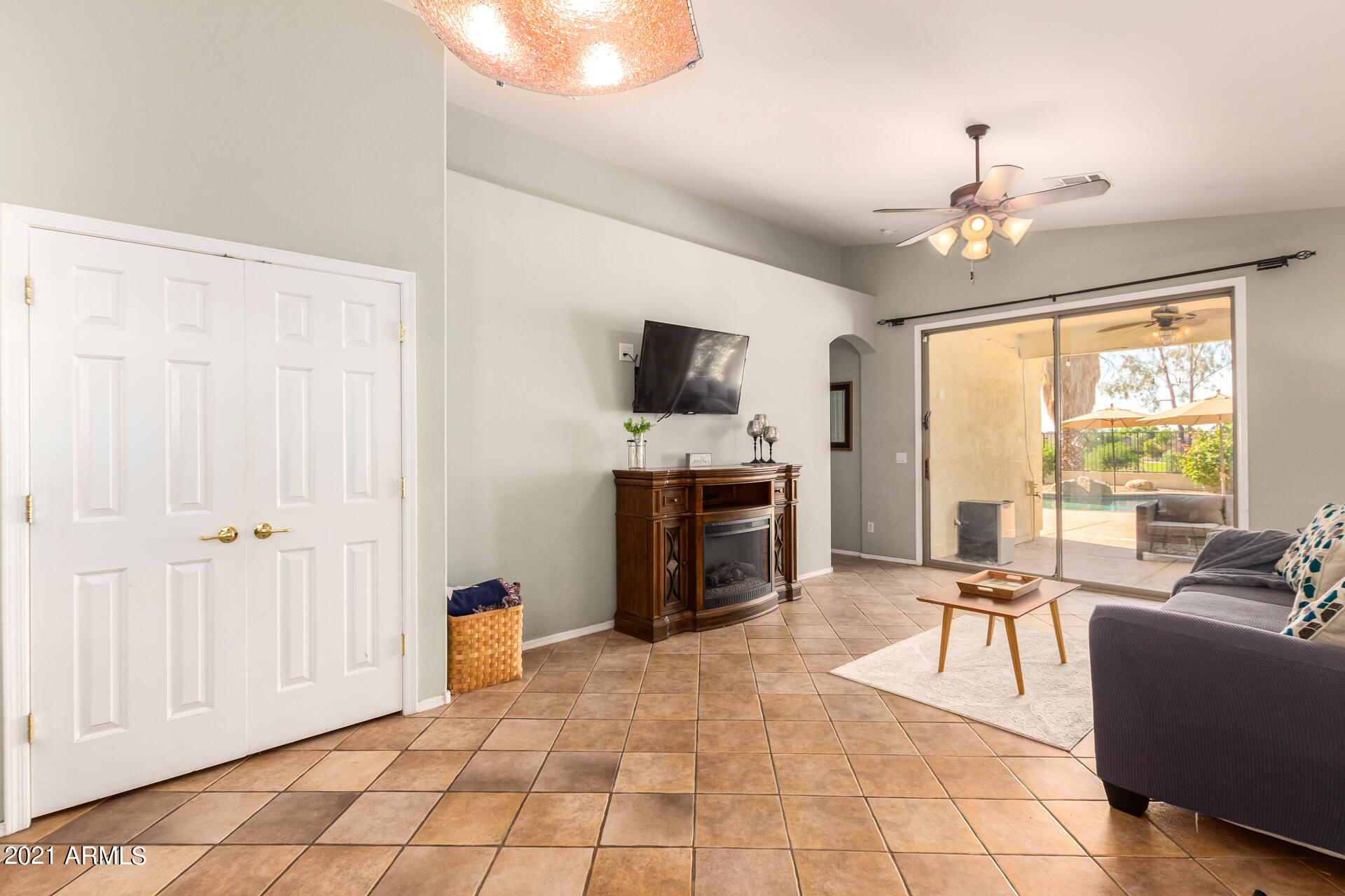 2516 East Fremont Road Phoenix, AZ 85042 - Photo 5 of 44 04 Fremont