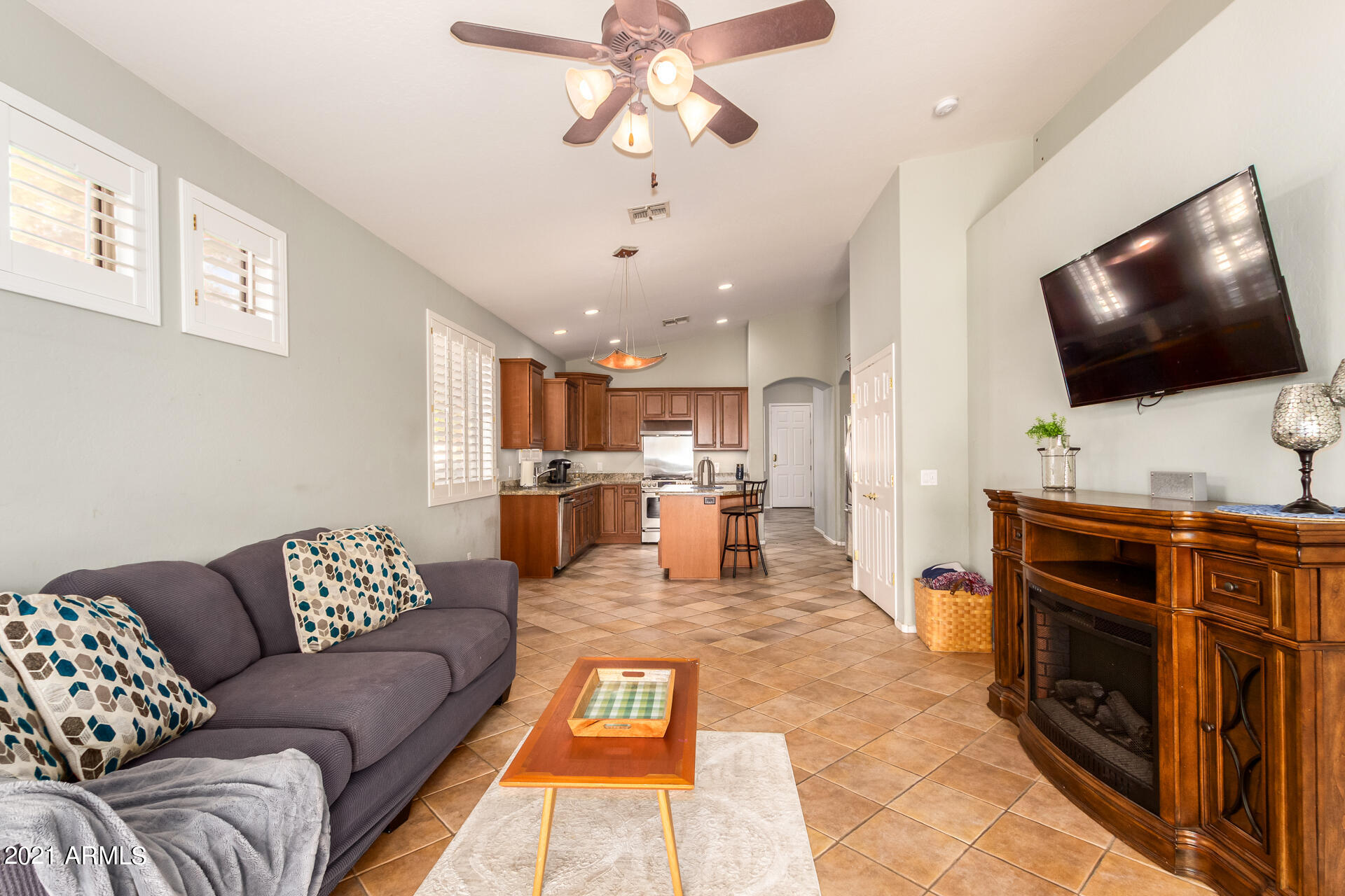 2516 East Fremont Road Phoenix, AZ 85042 - Photo 9 of 44 08 Fremont
