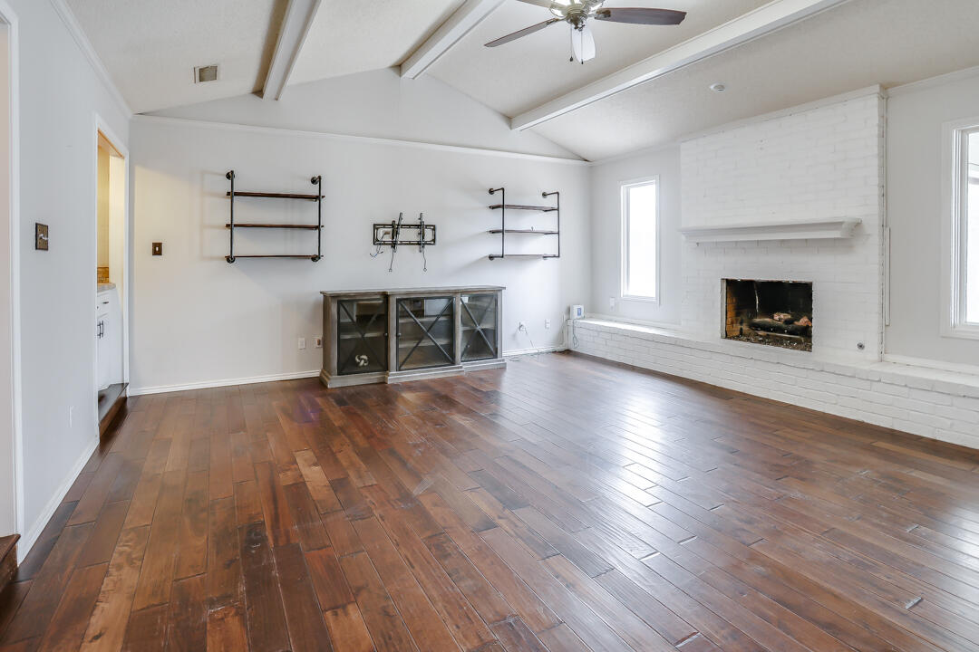 5210 90th Street Lubbock, TX 79424 - Photo 3 of 21 5210-102