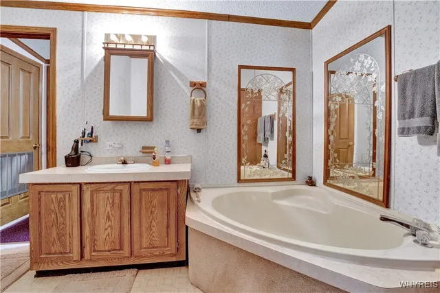 $240,000 | 9691 South Protection Road, Holland, NY 14080