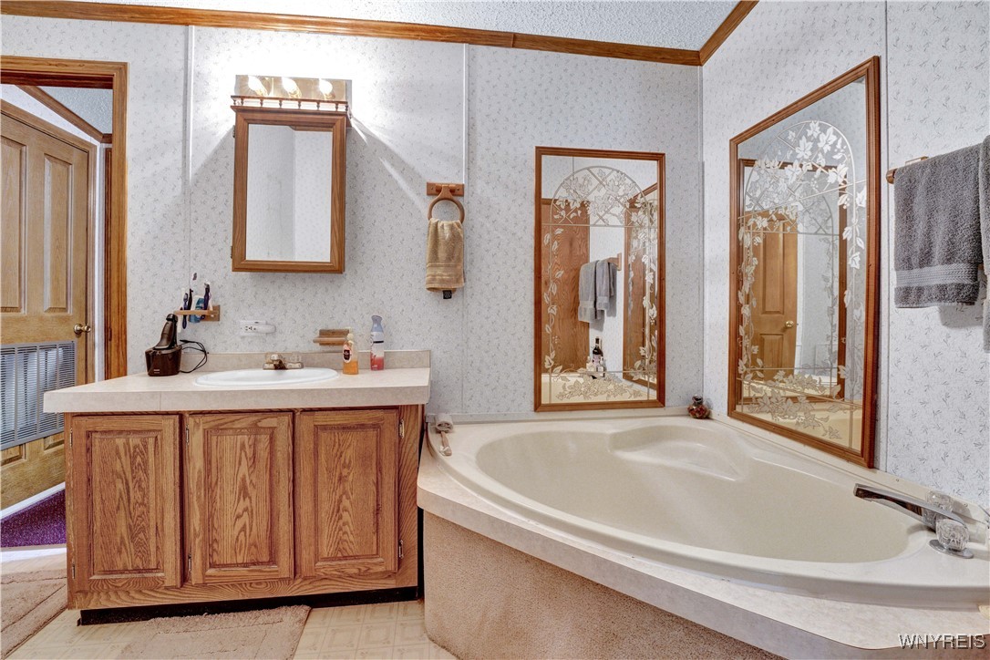 9691 South Protection Road Holland, NY 14080 - Photo 15 of 30