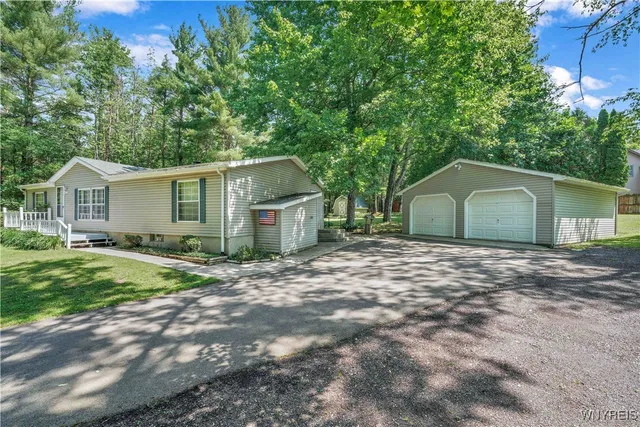 $240,000 | 9691 South Protection Road, Holland, NY 14080