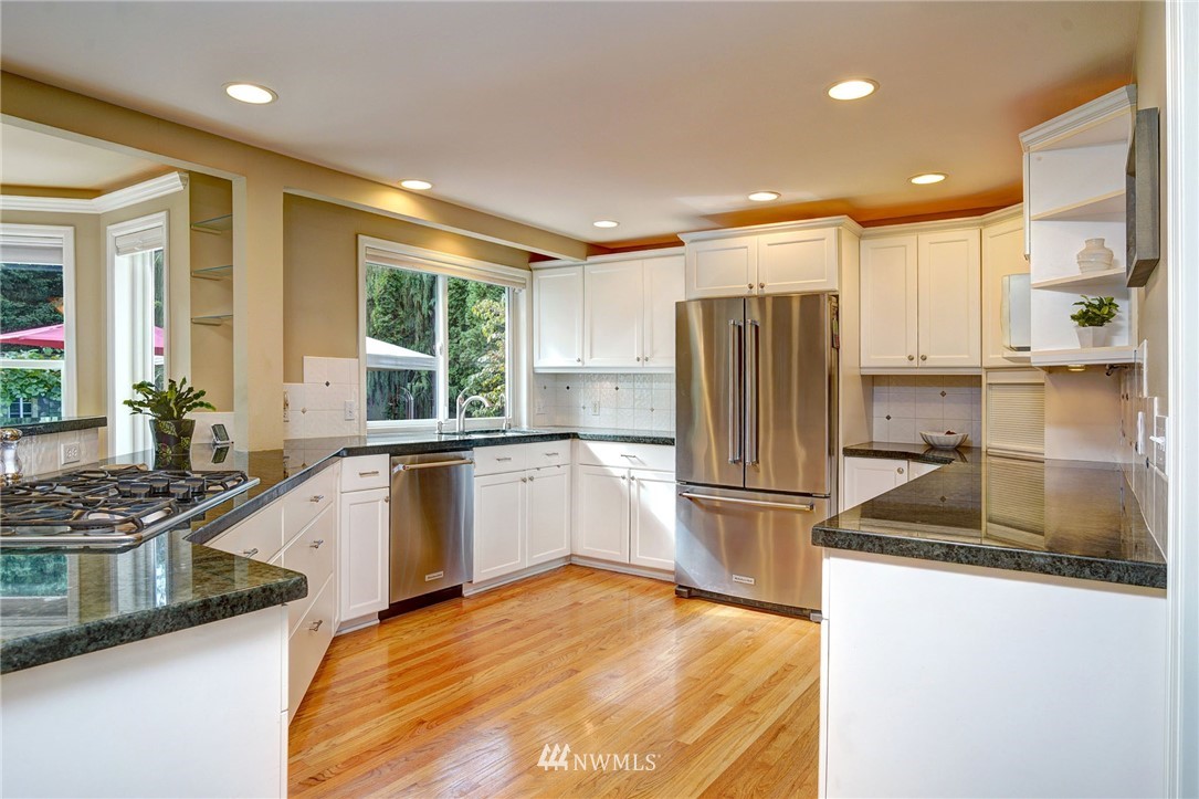 2930 187th Place Southeast Bothell, WA 98012 - Photo 9 of 25 Gallery Image 9