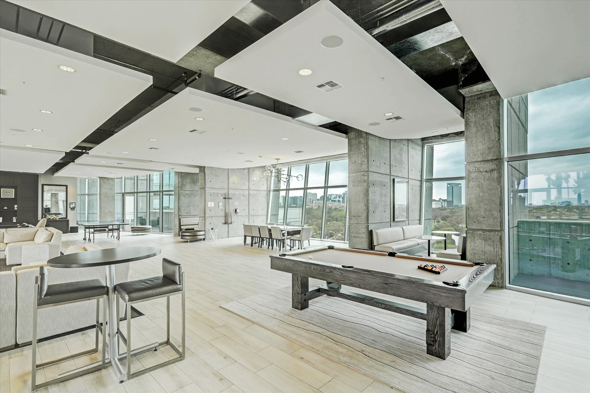 5925 Almeda Road, Unit 11011 Houston, TX 77004 - Photo 22 of 24 Relax and engage in the social lounge on the 7th floor.
