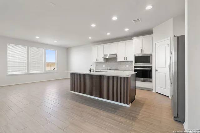 $2,300 | 4015 Wild Bloom Road, Seguin, TX 78155