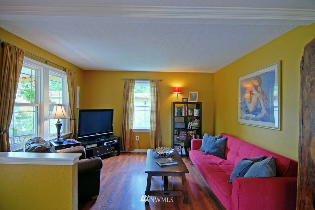13928 156th Avenue Southeast Renton, WA 98059 - Photo 2 of 15 Gallery Image 2