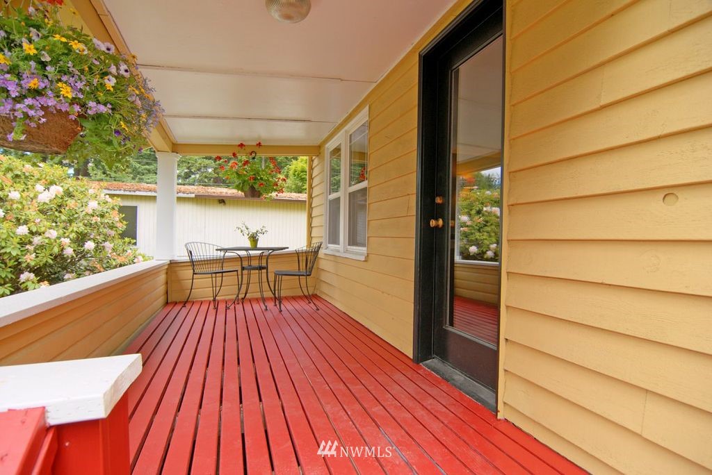 13928 156th Avenue Southeast Renton, WA 98059 - Photo 12 of 15 Gallery Image 12