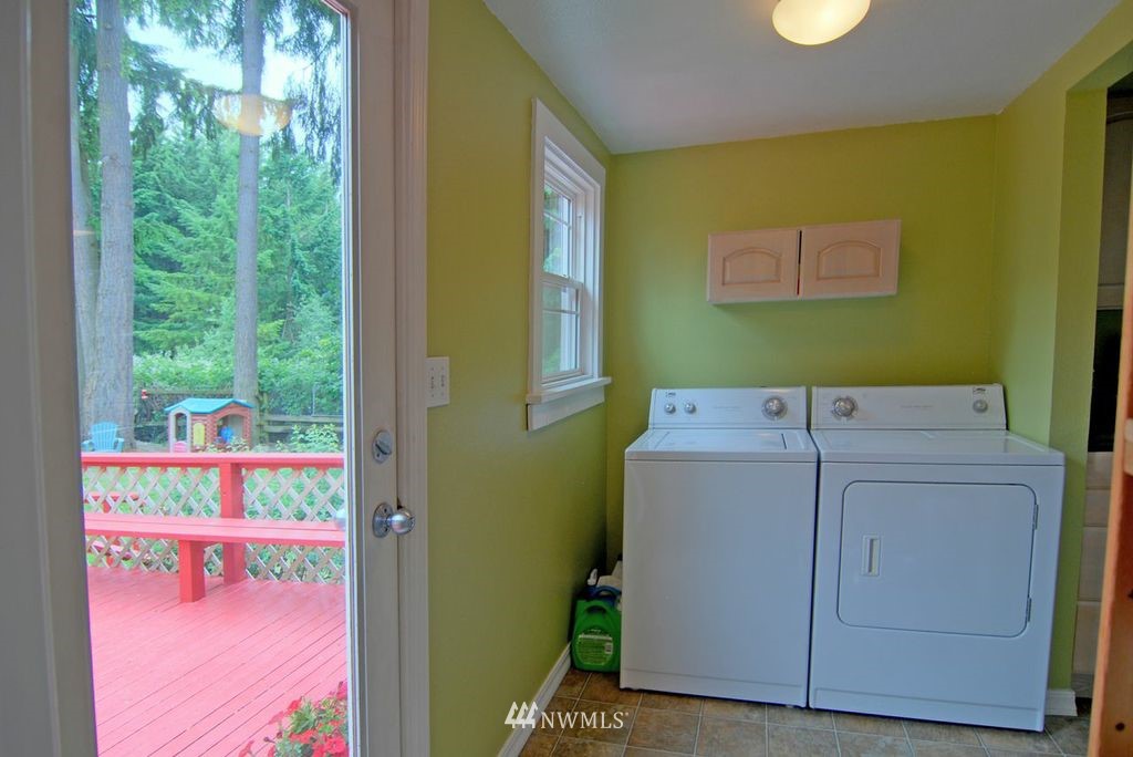 13928 156th Avenue Southeast Renton, WA 98059 - Photo 9 of 15 Gallery Image 9