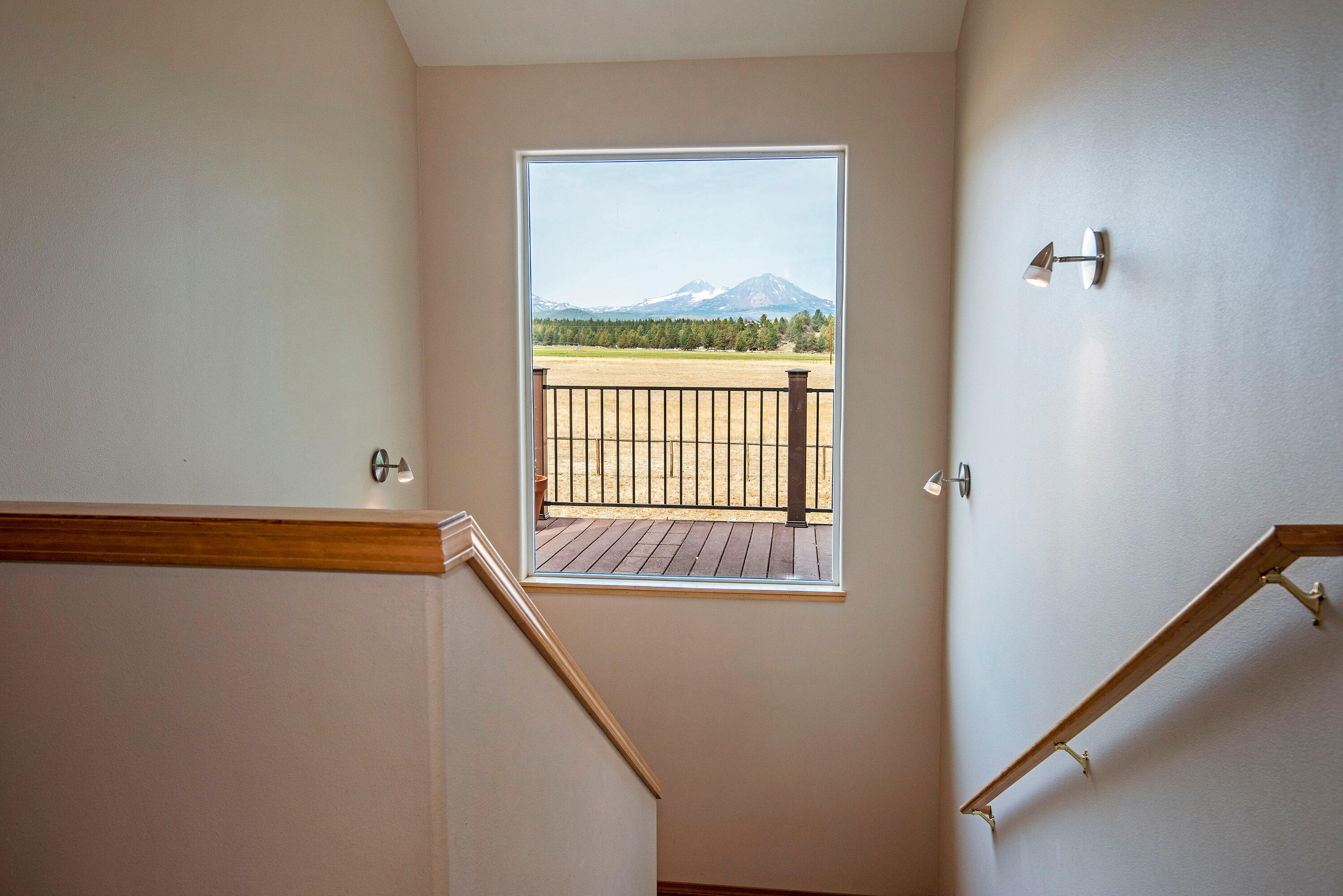 16825 Varco Road Bend, OR 97703 - Photo 23 of 56 22