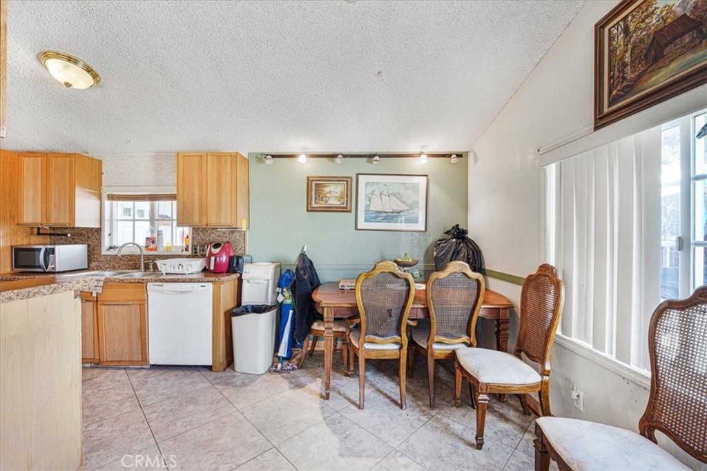 13378 Paramount Road Phelan, CA 92371 - Photo 15 of 43