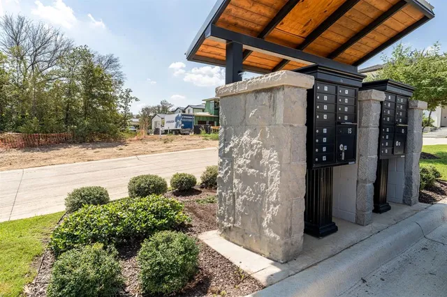 $650,000 | 1498 Forest Knoll Drive, Roanoke, TX 76262