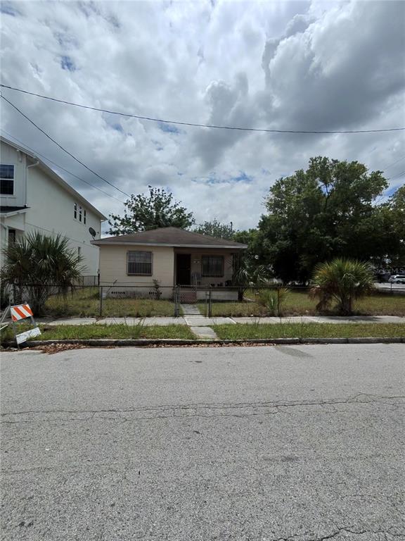 2342 West Chestnut Street Tampa, FL 33607 - Photo 3 of 19