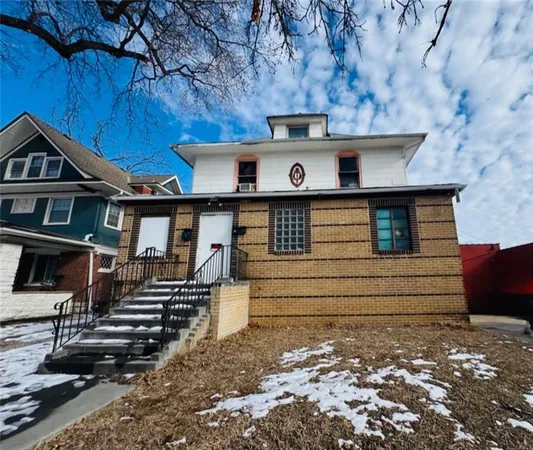 $179,999 | 3837 Walnut Street, Kansas City, MO 64111