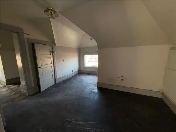 $179,999 | 3837 Walnut Street, Kansas City, MO 64111