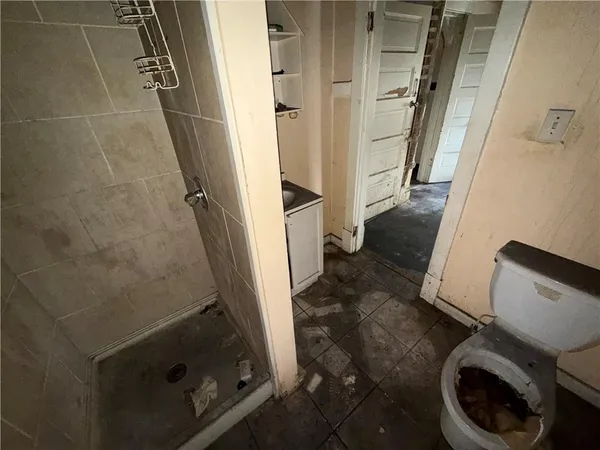 $179,999 | 3837 Walnut Street, Kansas City, MO 64111