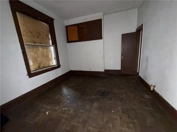 $179,999 | 3837 Walnut Street, Kansas City, MO 64111