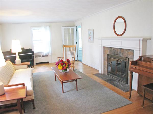 28 Grandview Road Arlington, MA 02476 - Photo 4 of 15