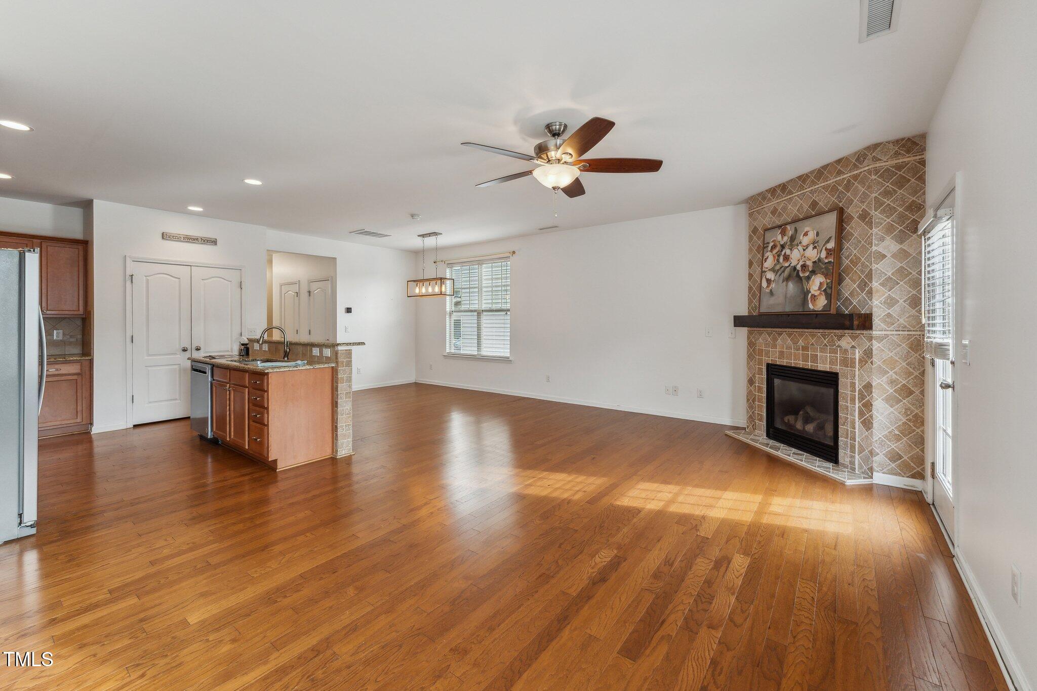 8329 Niayah Way Raleigh, NC 27612 - Photo 10 of 25 9-web-or-mls-DSC09143