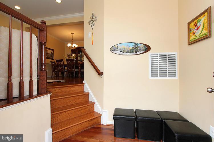 11818 Skylark Road Clarksburg, MD 20871 - Photo 3 of 30 Foyer