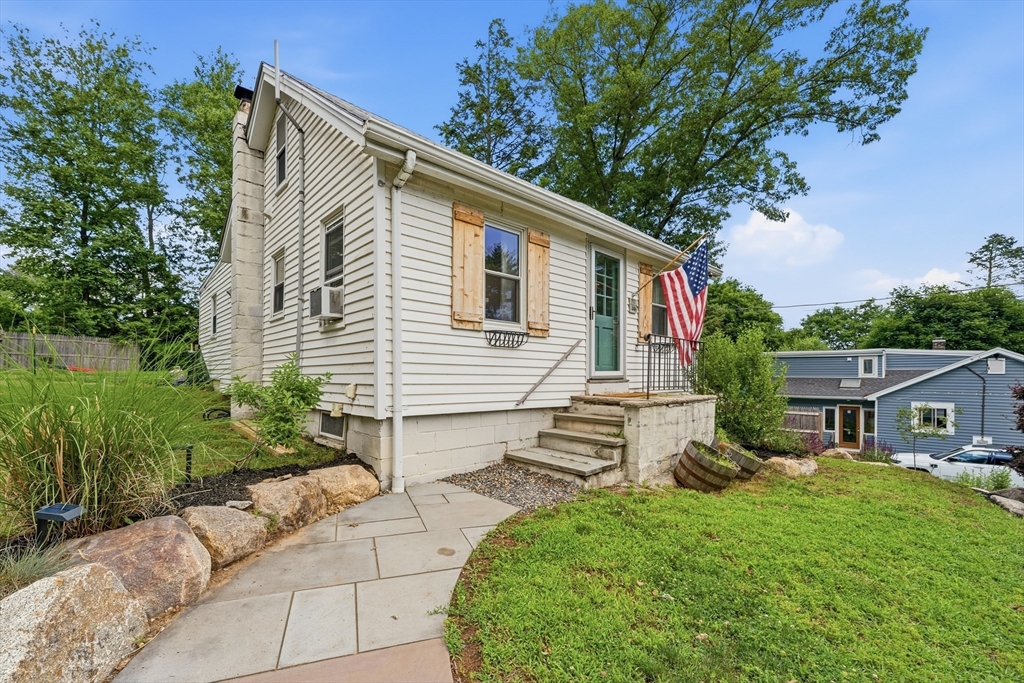 27 Leigh Road Hamilton, MA 01982 - Photo 24 of 40 Gallery Image 24