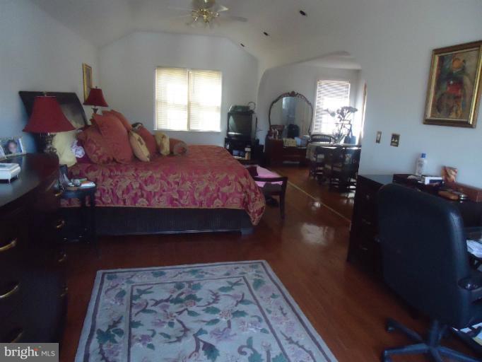1815 Sudbury Road Northwest Washington, DC 20012 - Photo 4 of 22 Bedroom (Master)