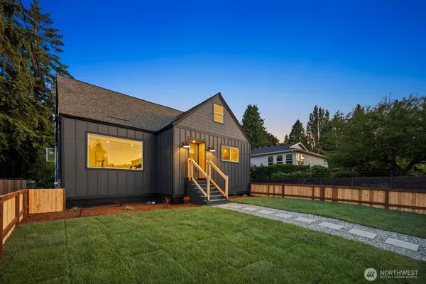$1,149,000 | 3209 Northeast 98th Street, Seattle, WA 98115