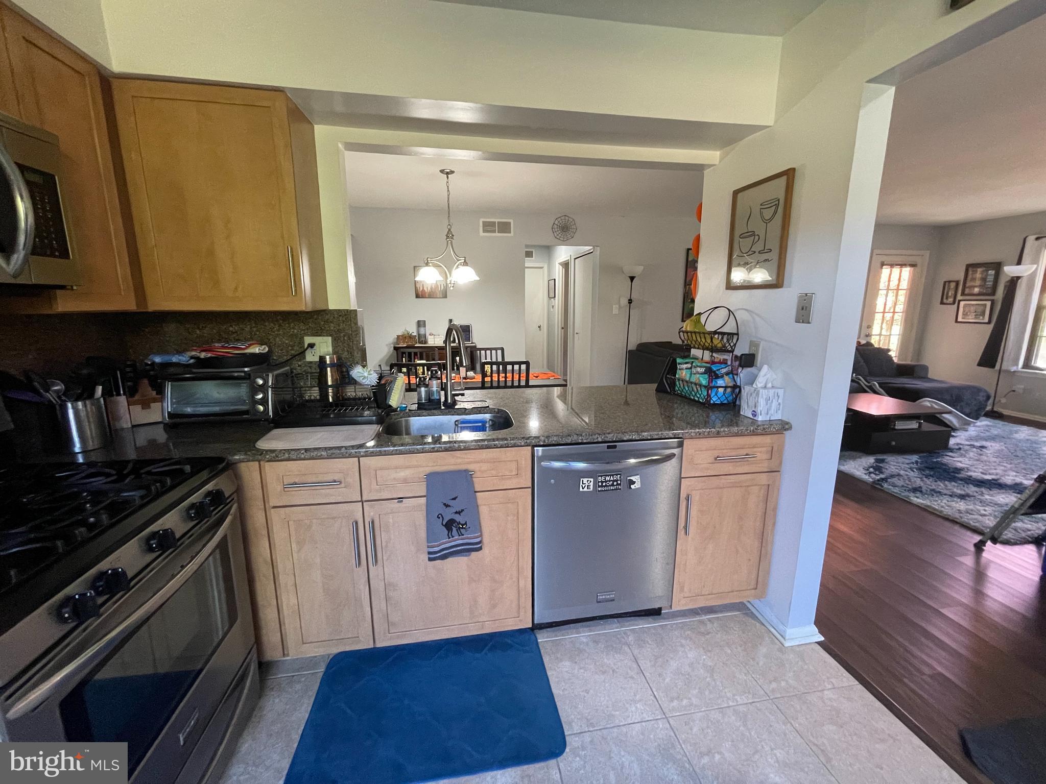 175 Collin Court Mount Laurel, NJ 08054 - Photo 3 of 30