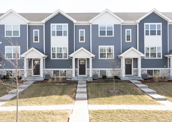 $310,000 | 818 Briar Gln Court, Hampshire, IL 60140