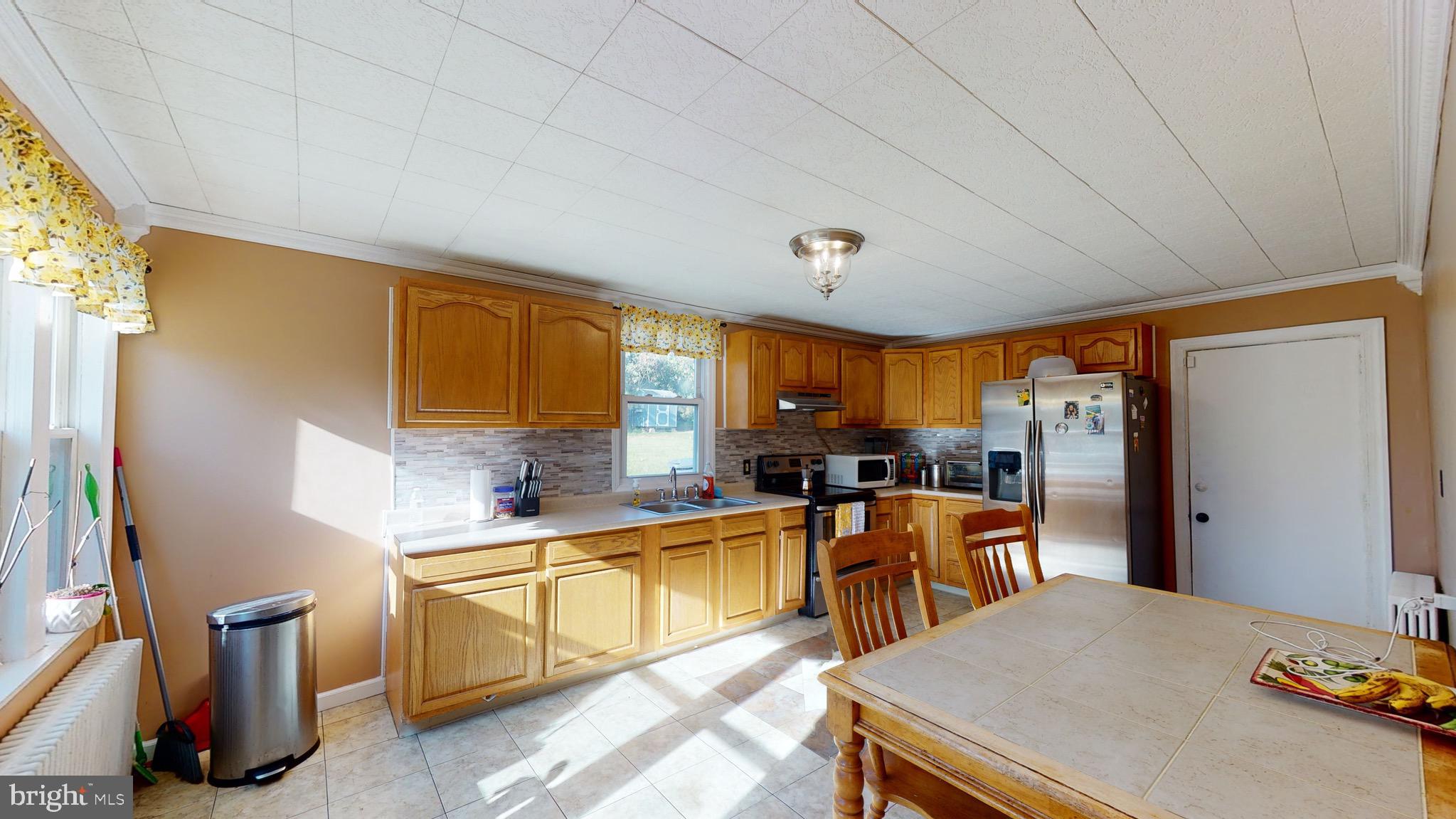 34 Winding Road Pottstown, PA 19464 - Photo 5 of 31 Gallery Image 5