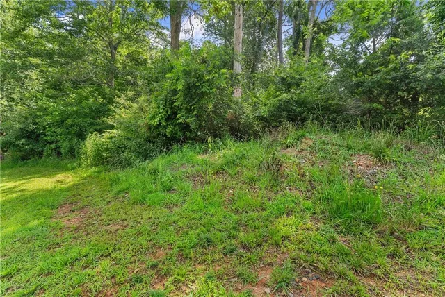 $3,100,000 | 5011 Kings Cl, Alpharetta, GA 30004