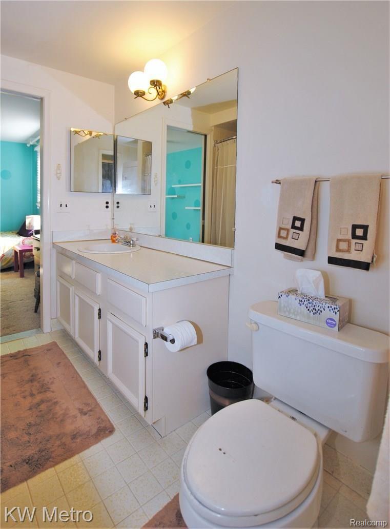 3503 Crooks Road Royal Oak, MI 48073 - Photo 22 of 40 Full Bath
