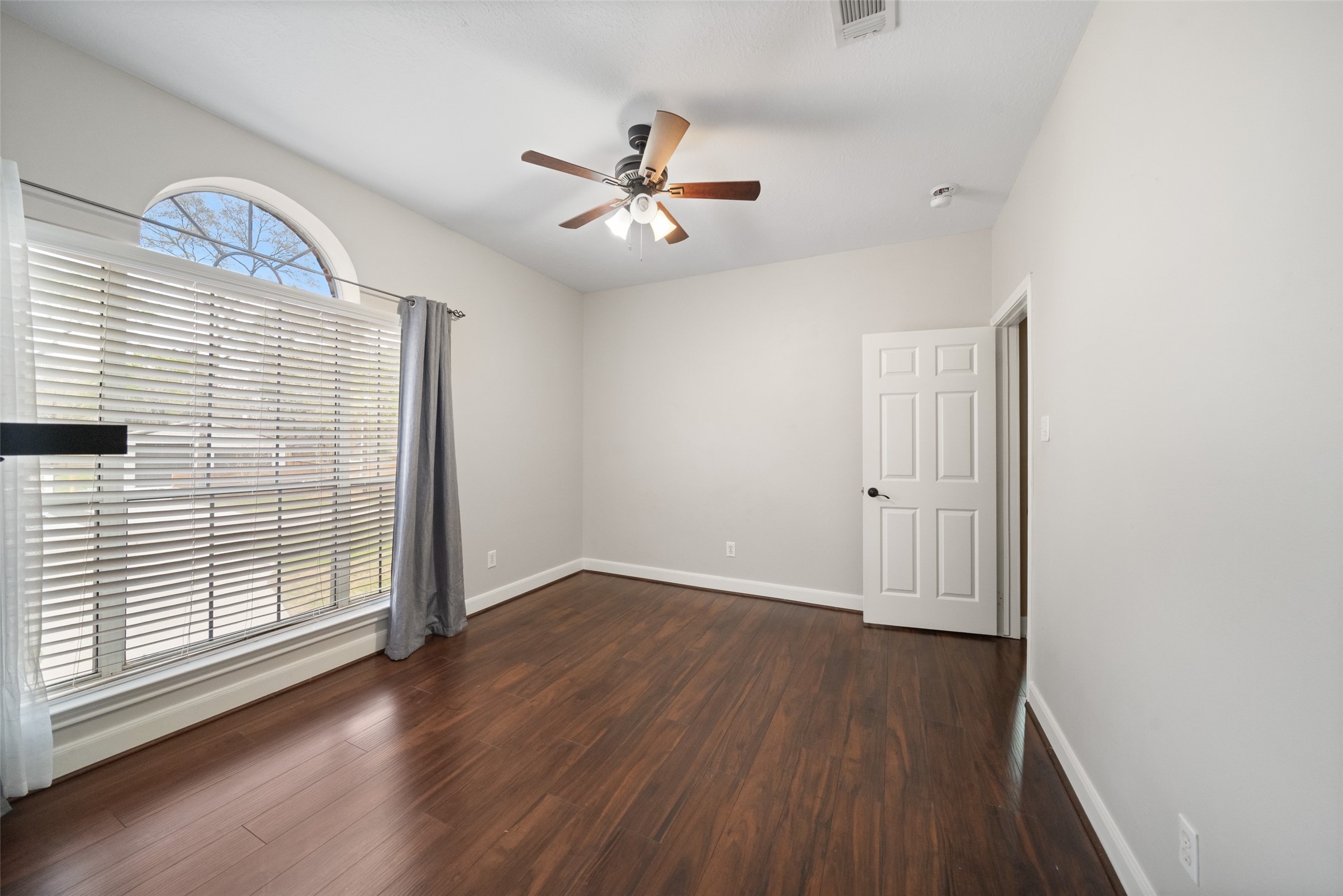 2438 Ripplewood Drive Conroe, TX 77384 - Photo 21 of 32