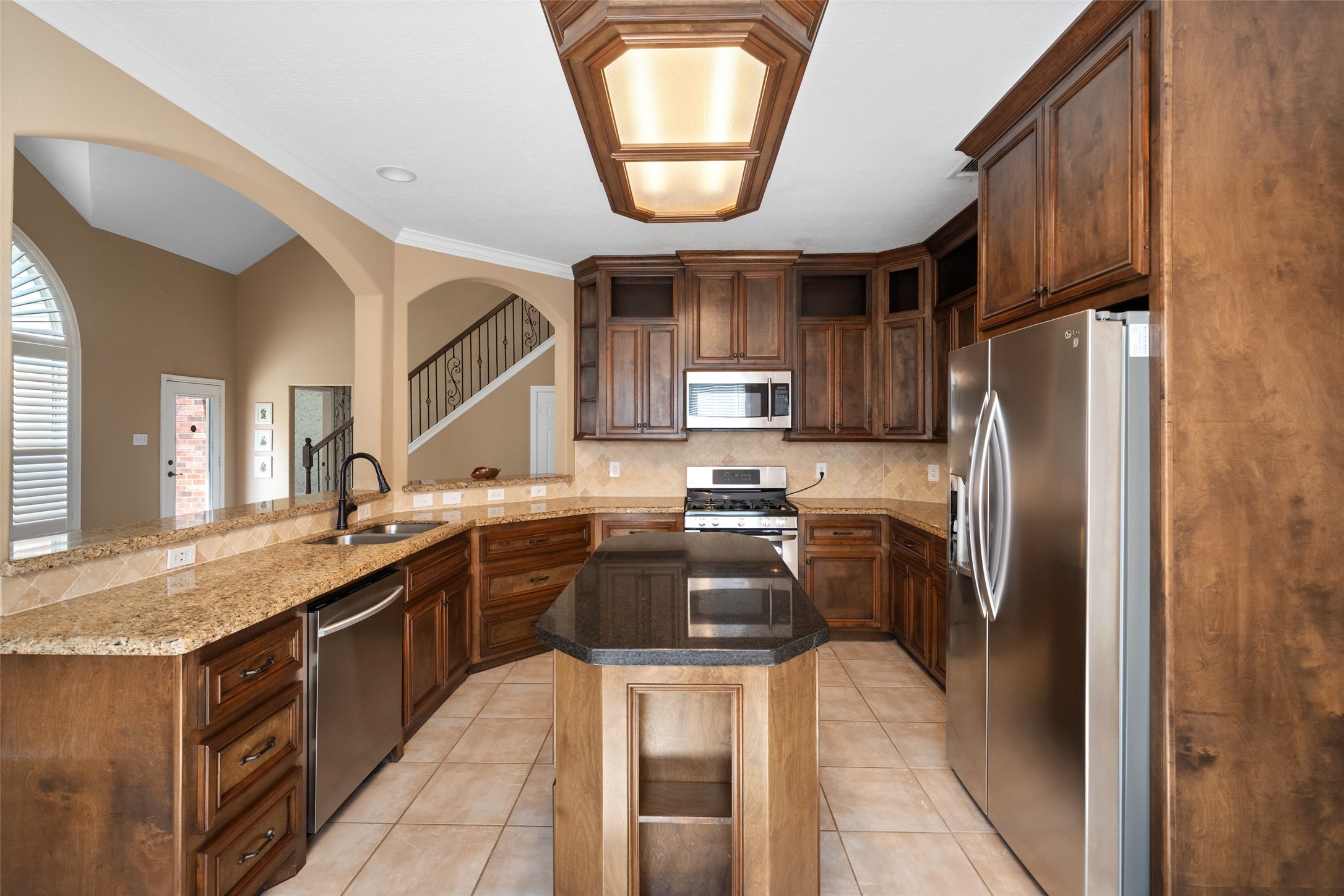 2438 Ripplewood Drive Conroe, TX 77384 - Photo 8 of 32