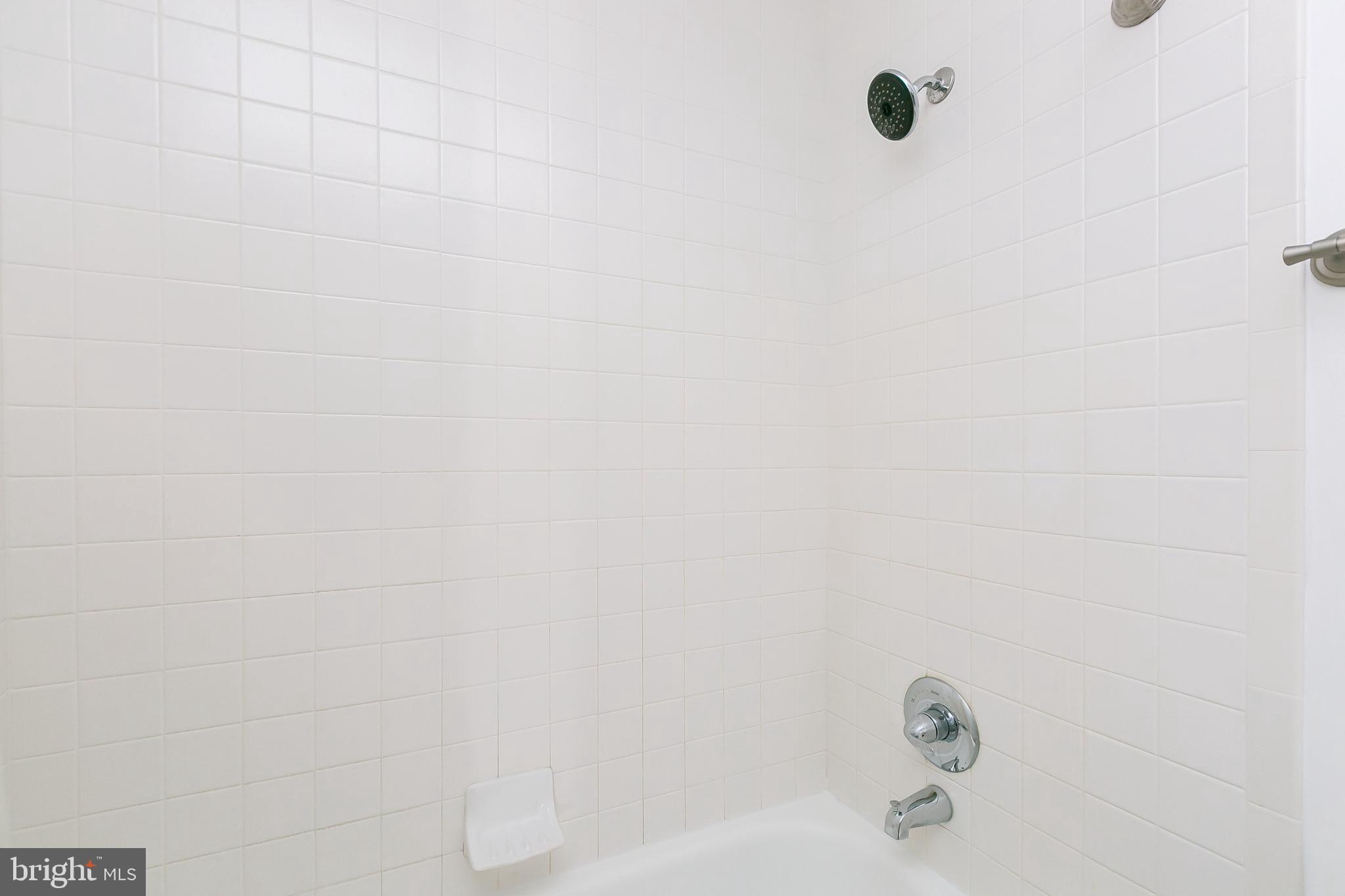 100 Harborview Drive, Unit 513 Baltimore, MD 21230 - Photo 26 of 58 a close up of a white marble wall