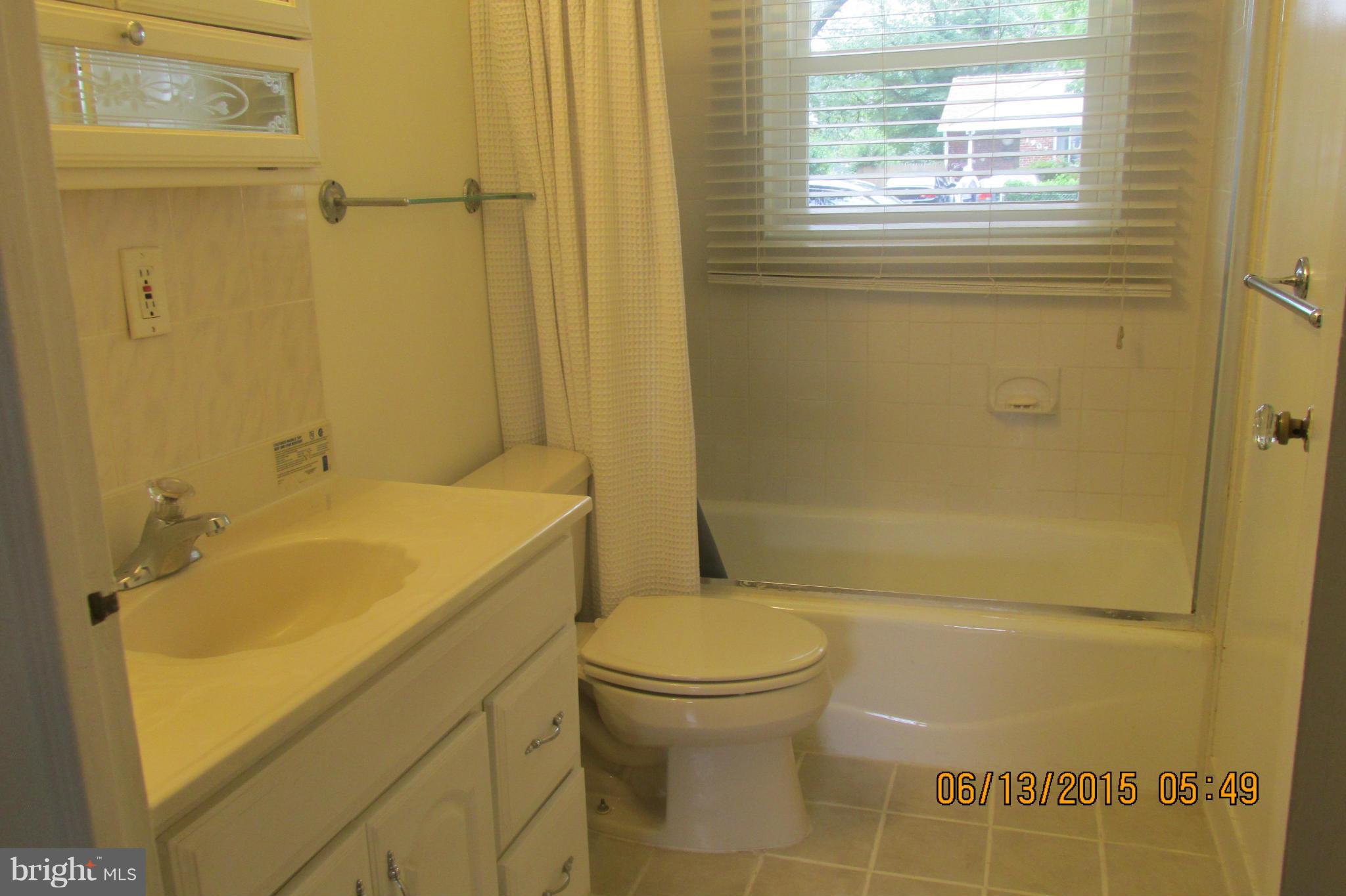 1908 Gainsboro Road Rockville, MD 20851 - Photo 14 of 21 Bath