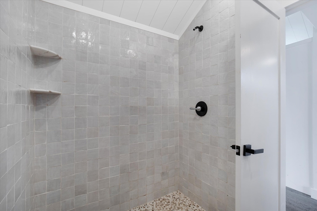 18 Cross Street Dennis, MA 02639 - Photo 9 of 25