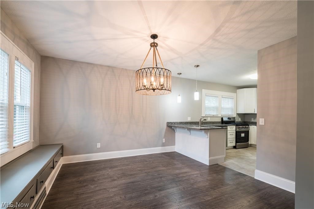 1387 Plainfield Road Cleveland, OH 44121 - Photo 8 of 31