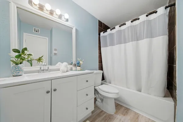 $1,300 | 8523 Hearth Drive, Unit 35, Houston, TX 77054