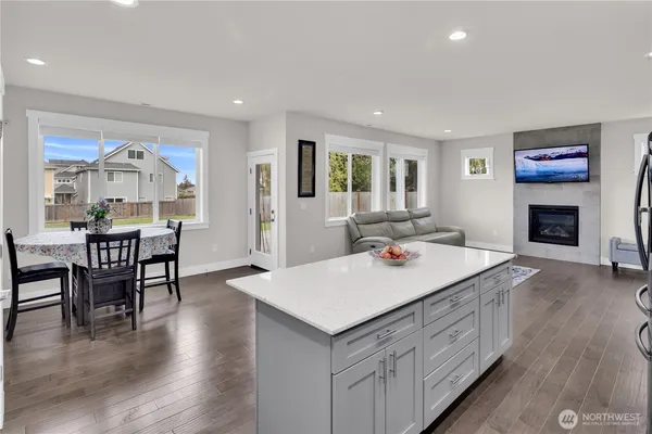 $989,000 | 423 205th Street Southwest, Unit B, Lynnwood, WA 98036