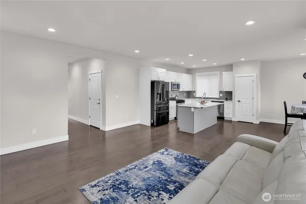 $989,000 | 423 205th Street Southwest, Unit B, Lynnwood, WA 98036