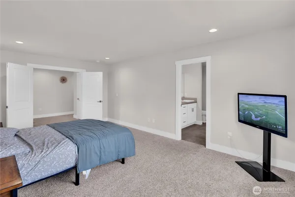 $989,000 | 423 205th Street Southwest, Unit B, Lynnwood, WA 98036