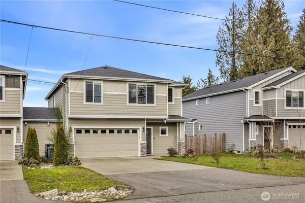 $989,000 | 423 205th Street Southwest, Unit B, Lynnwood, WA 98036