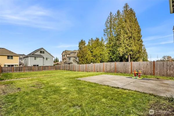 $989,000 | 423 205th Street Southwest, Unit B, Lynnwood, WA 98036