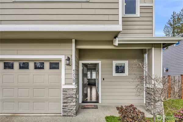 $989,000 | 423 205th Street Southwest, Unit B, Lynnwood, WA 98036