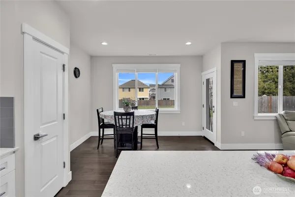 $989,000 | 423 205th Street Southwest, Unit B, Lynnwood, WA 98036