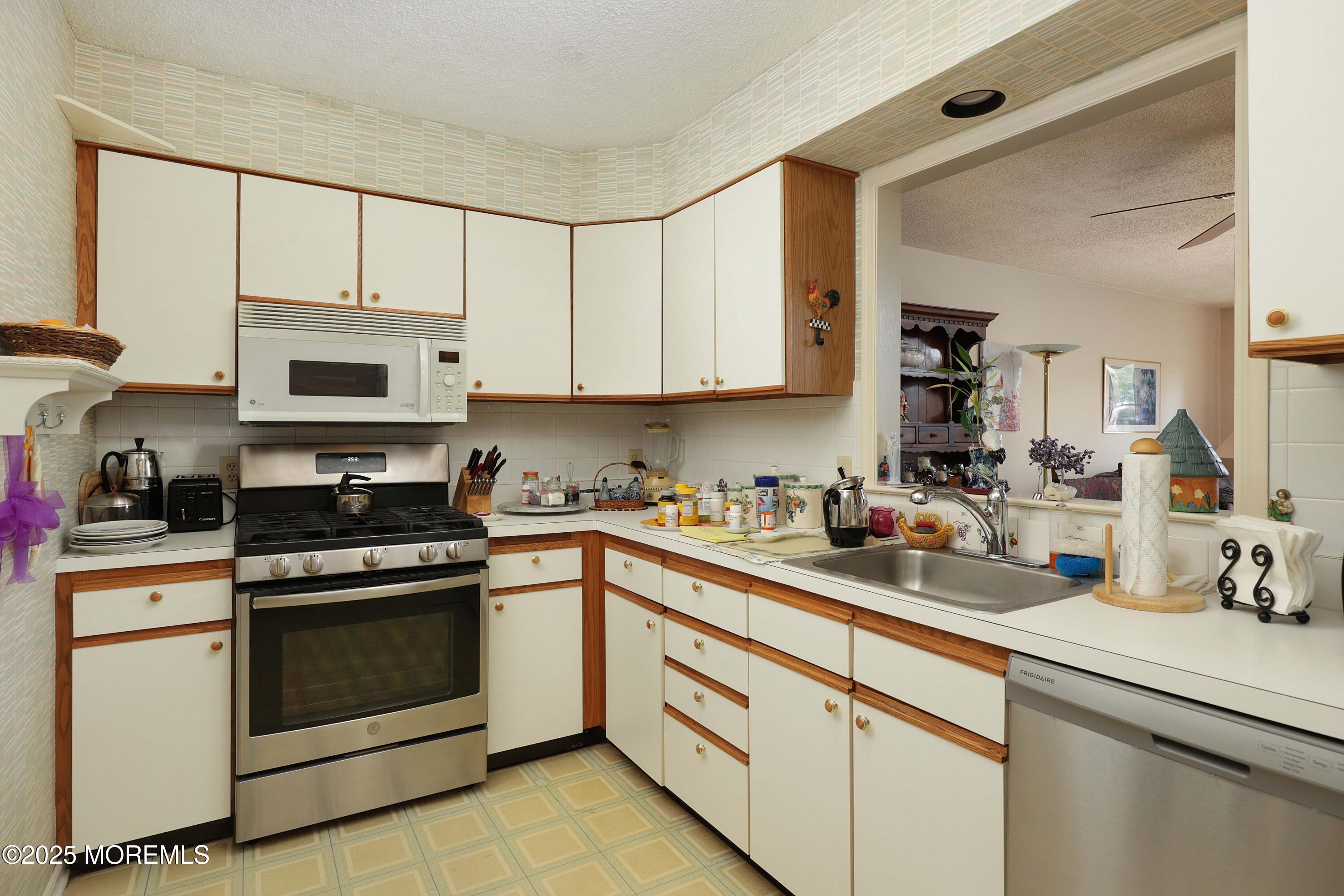 3 Riva Boulevard Brick, NJ 08723 - Photo 12 of 28 758A8113