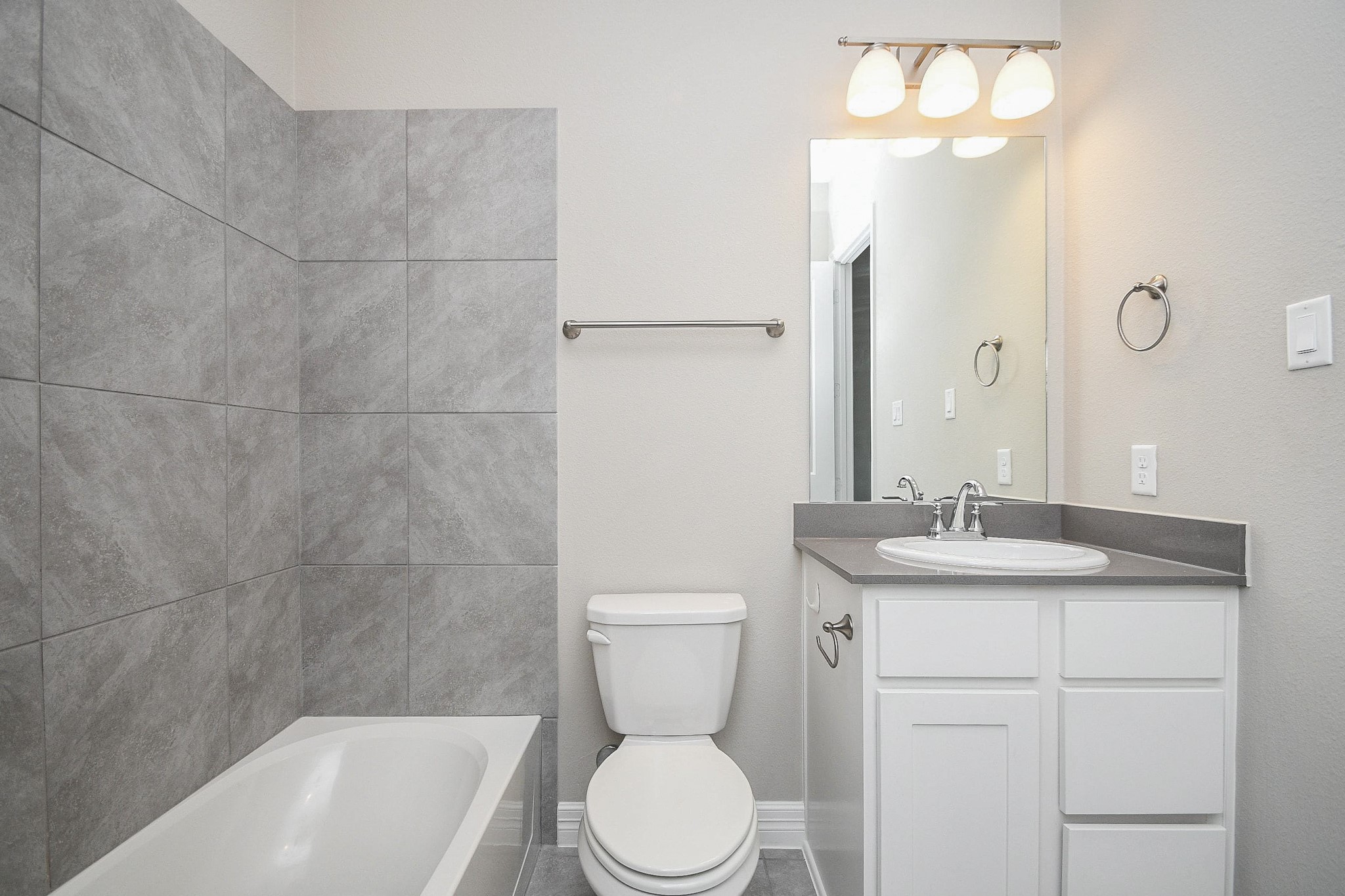 28703 Casen Ranch Lane Fulshear, TX 77441 - Photo 31 of 50 Second bathroom downstairs