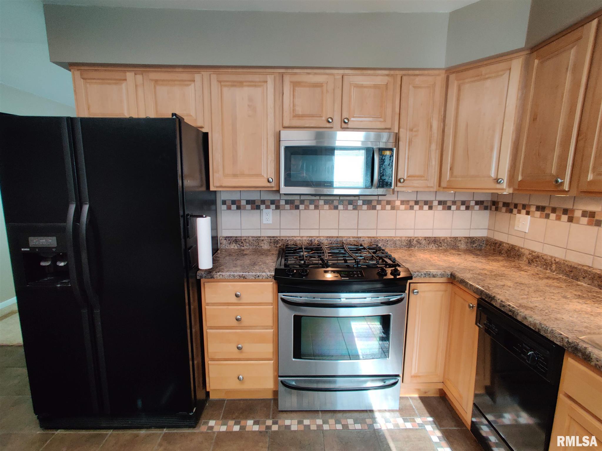 237 Briargate Road Washington, IL 61571 - Photo 15 of 36 Gallery Image 15