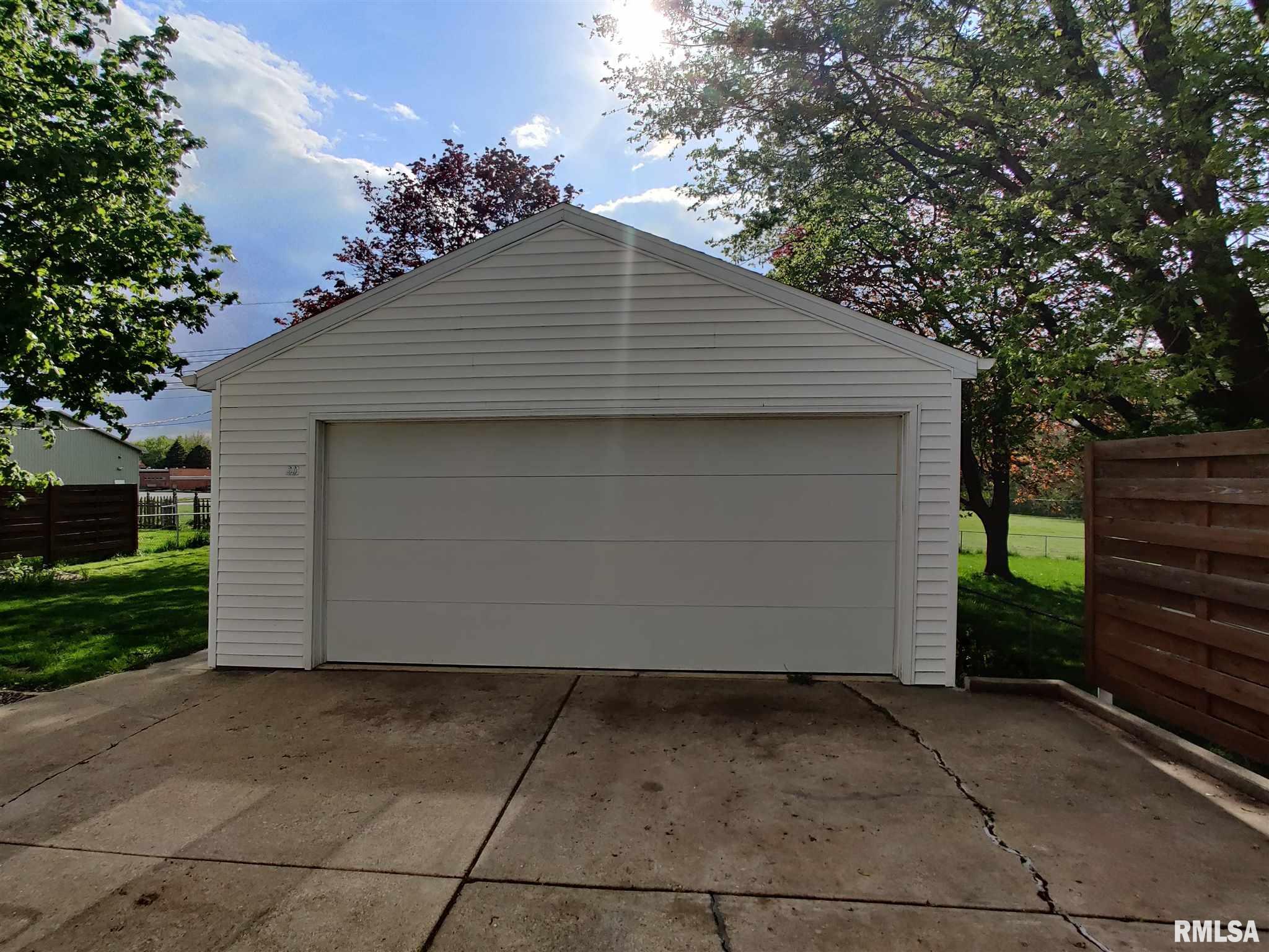 237 Briargate Road Washington, IL 61571 - Photo 4 of 36 Gallery Image 4