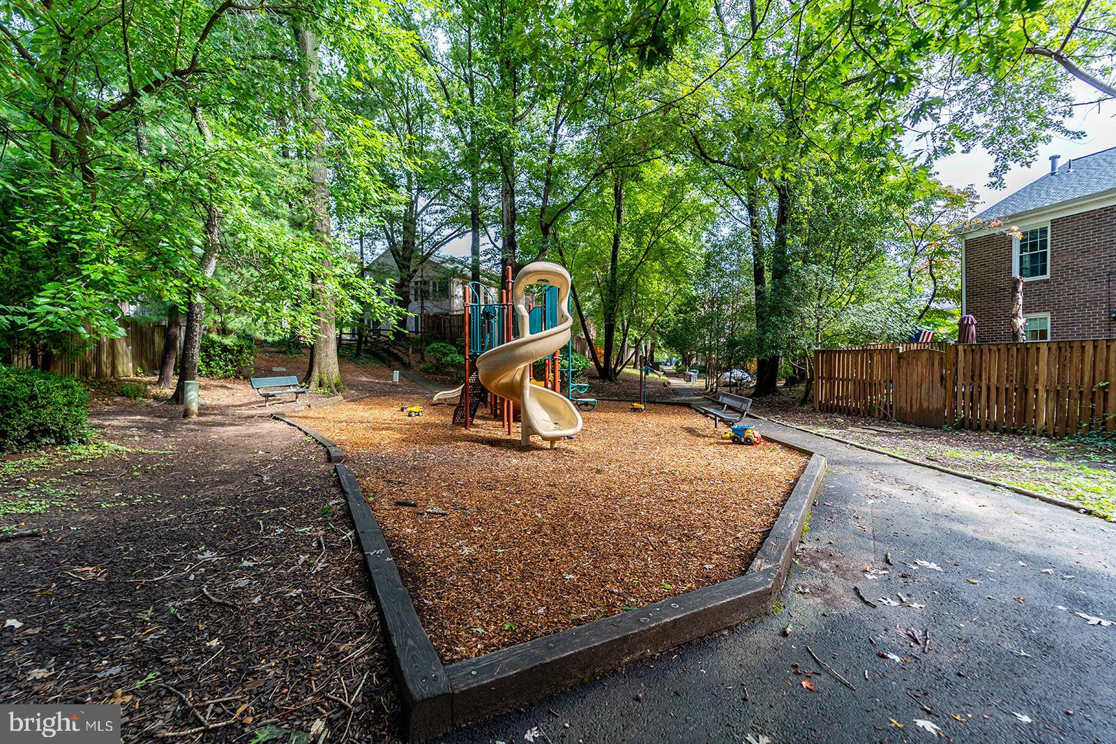 2410 Alsop Court Reston, VA 20191 - Photo 19 of 23 Deepwood Playground
